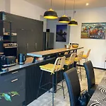 La Tour De Xandre La Rochelle Bed & Breakfast 3*