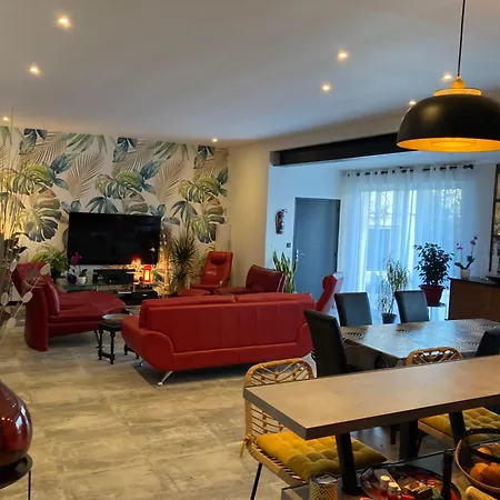Bed & Breakfast La Tour De Xandre La Rochelle 3*