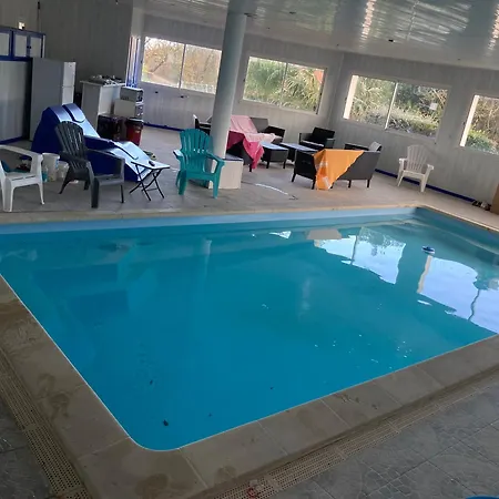 La Tour De Xandre La Rochelle Bed & Breakfast