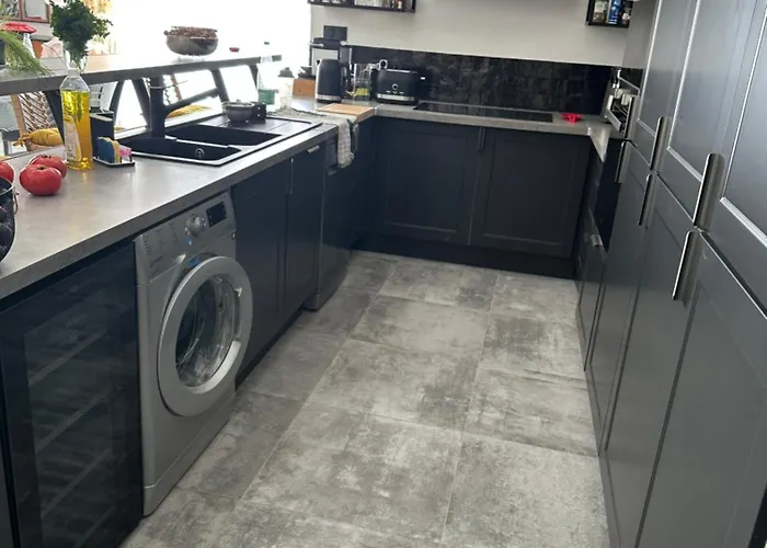 לינה וארוחת בוקר La Tour De Xandre La Rochelle