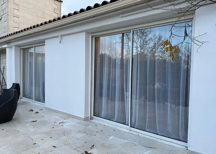 La Tour De Xandre La Rochelle לינה וארוחת בוקר *